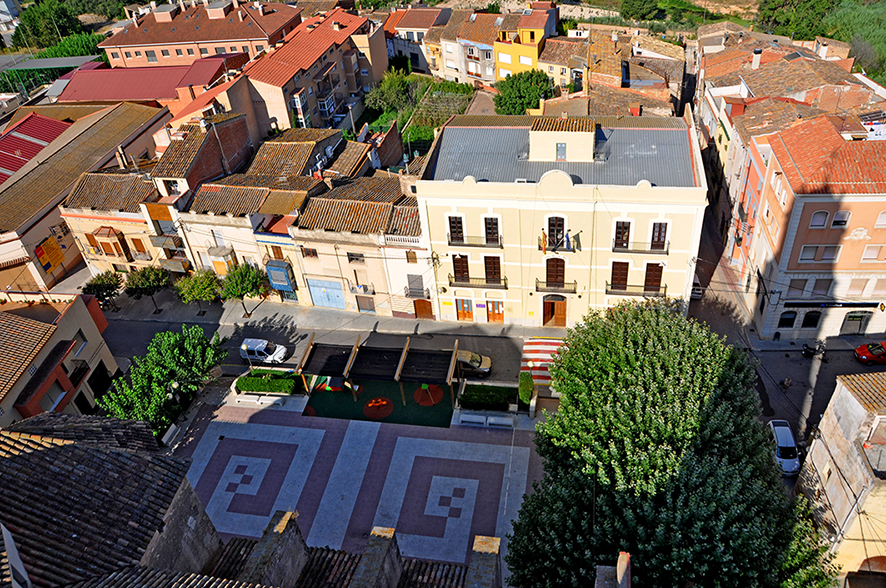 Vila-rodona - Casa de la Vila i Plaça dels Arbres (Arxiu Santesmases-Rabadà)