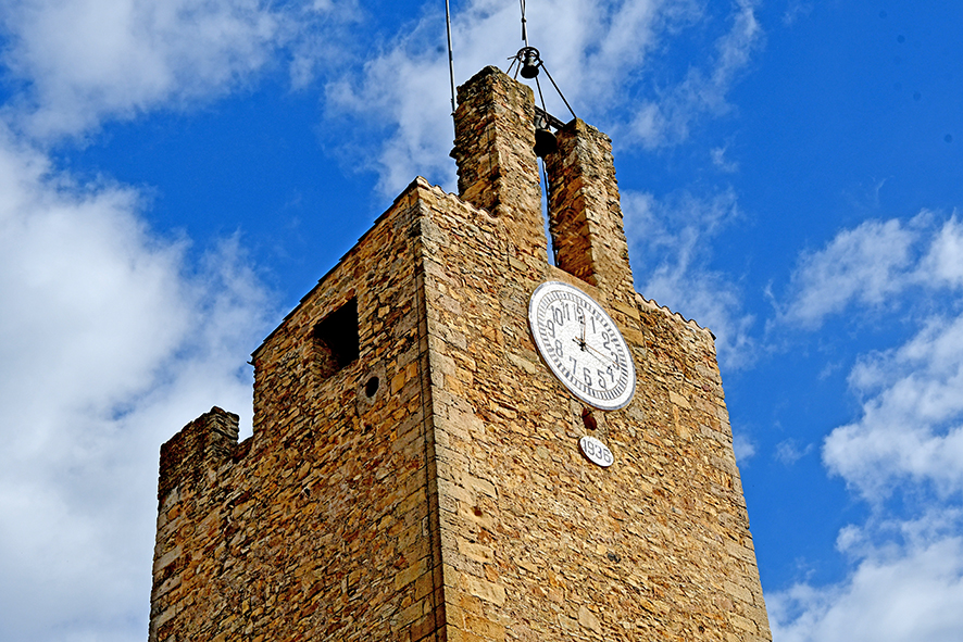 Nucli històric, portals i muralles de Palau-sator ***