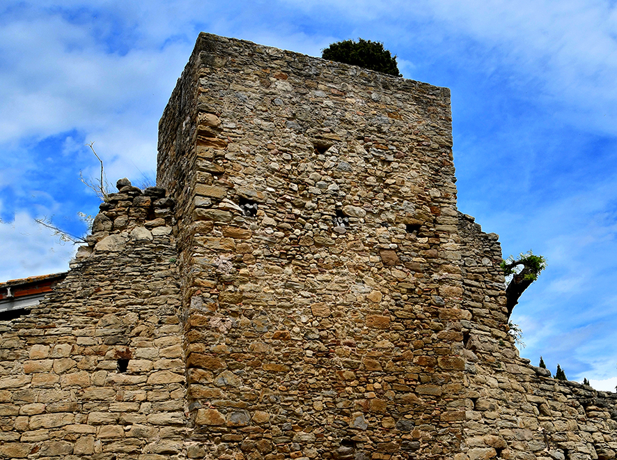 Muralles i torres d'Ullastret