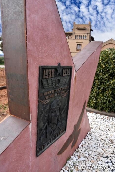 Santa Margarida i els Monjos - Ruta dels refugis antiaeris i dels avions