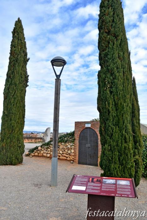 Santa Margarida i els Monjos - Ruta dels refugis antiaeris i dels avions