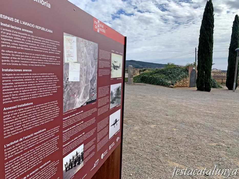 Santa Margarida i els Monjos - Ruta dels refugis antiaeris i dels avions