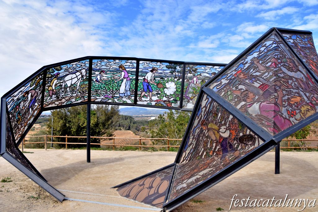 Castellet i la Gornal - Castellet Encantat (L'anell de Möebius)