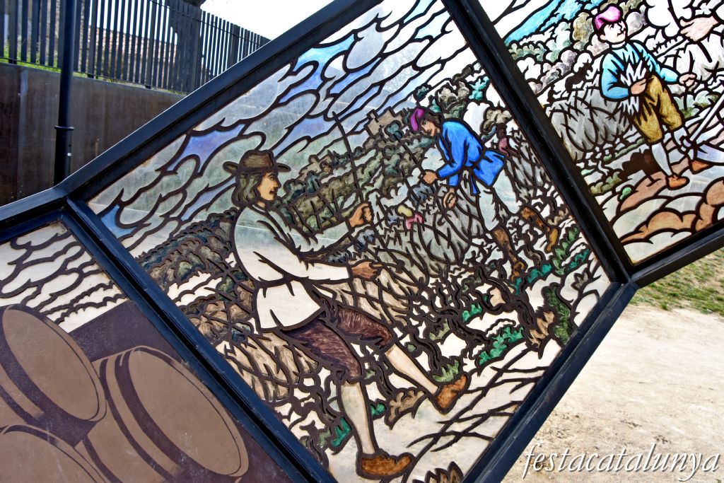 Castellet i la Gornal - Castellet Encantat (L'anell de Möebius)