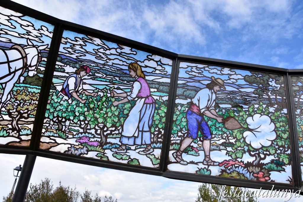 Castellet i la Gornal - Castellet Encantat (L'anell de Möebius)