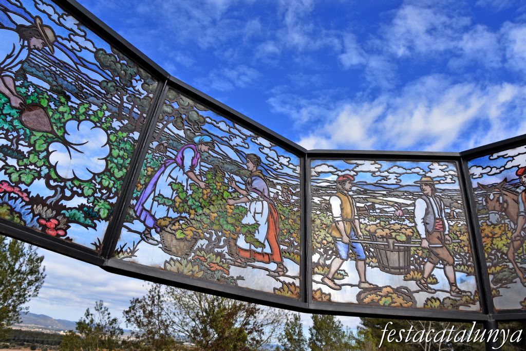 Castellet i la Gornal - Castellet Encantat (L'anell de Möebius)