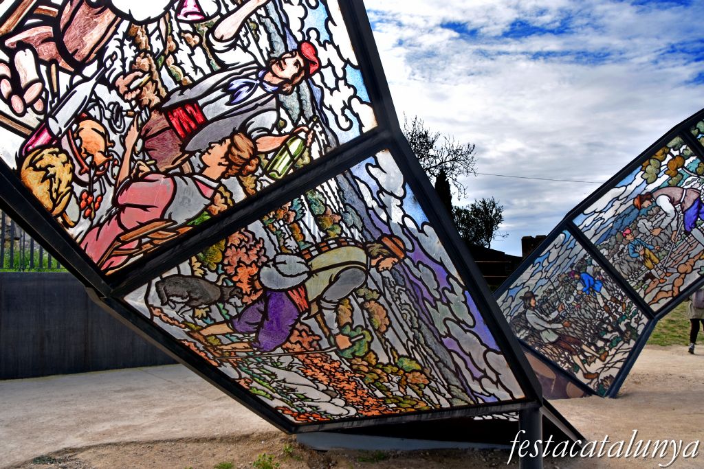 Castellet i la Gornal - Castellet Encantat (L'anell de Möebius)