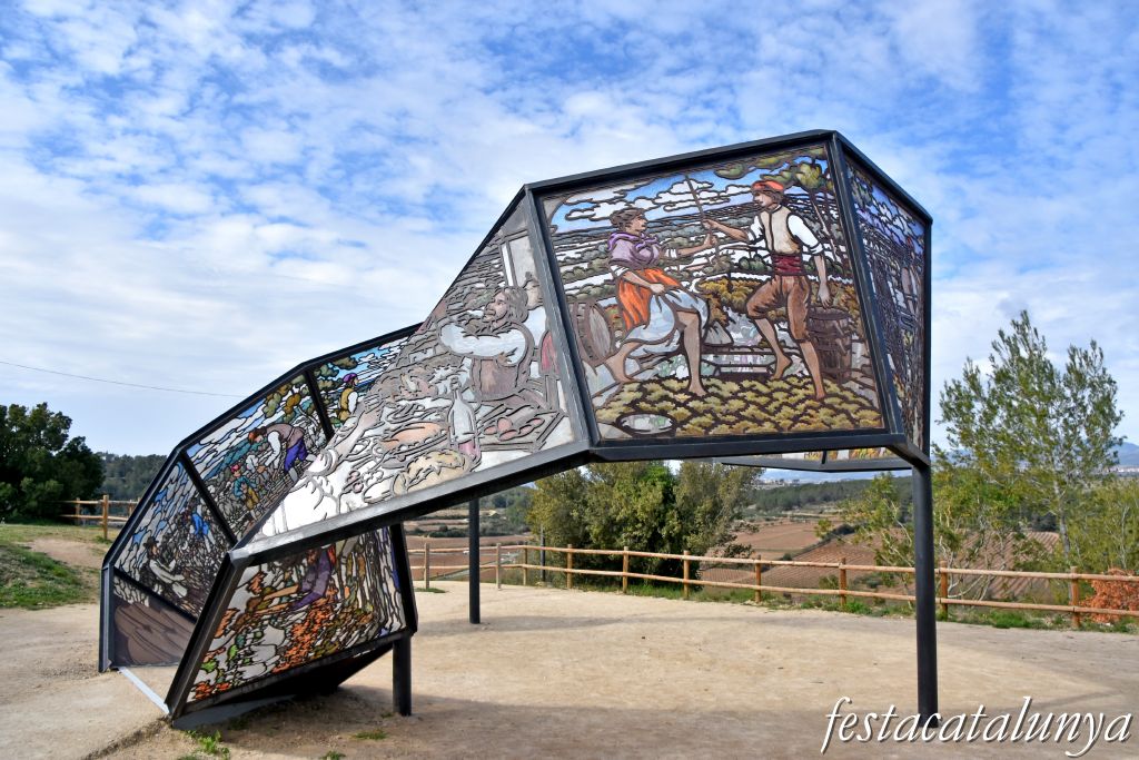 Castellet i la Gornal - Castellet Encantat (L'anell de Möebius)