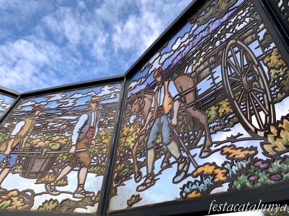 Castellet i la Gornal - Castellet Encantat (L'anell de Möebius)