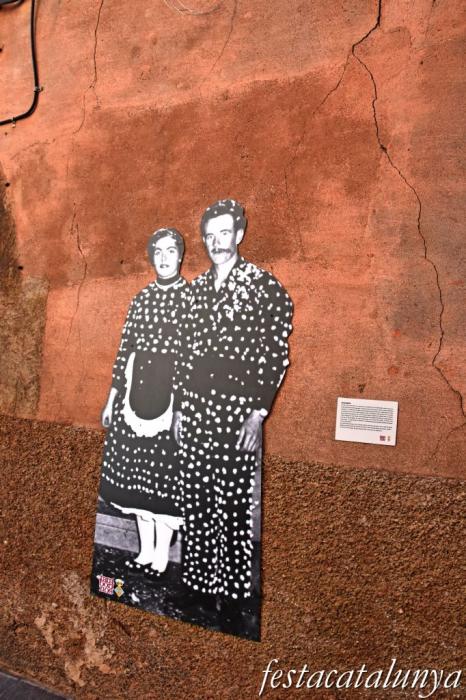 Prades - Pradencs al carrer 