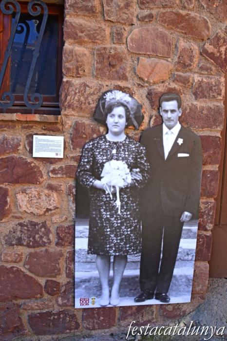 Prades - Pradencs al carrer 