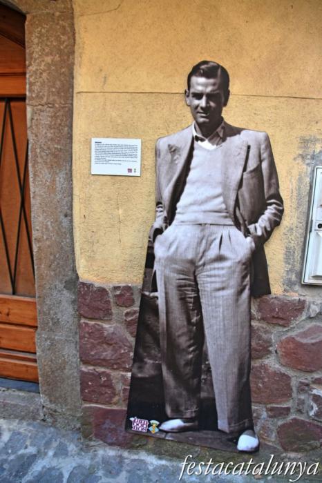 Prades - Pradencs al carrer  