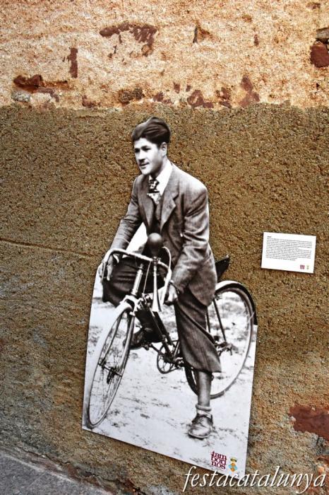 Prades - Pradencs al carrer 