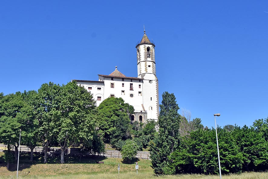 Església de Santa Maria de la Gleva a les Masies de Voltregà ***