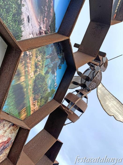 El Perelló - Monument a la mel i a l'oli 