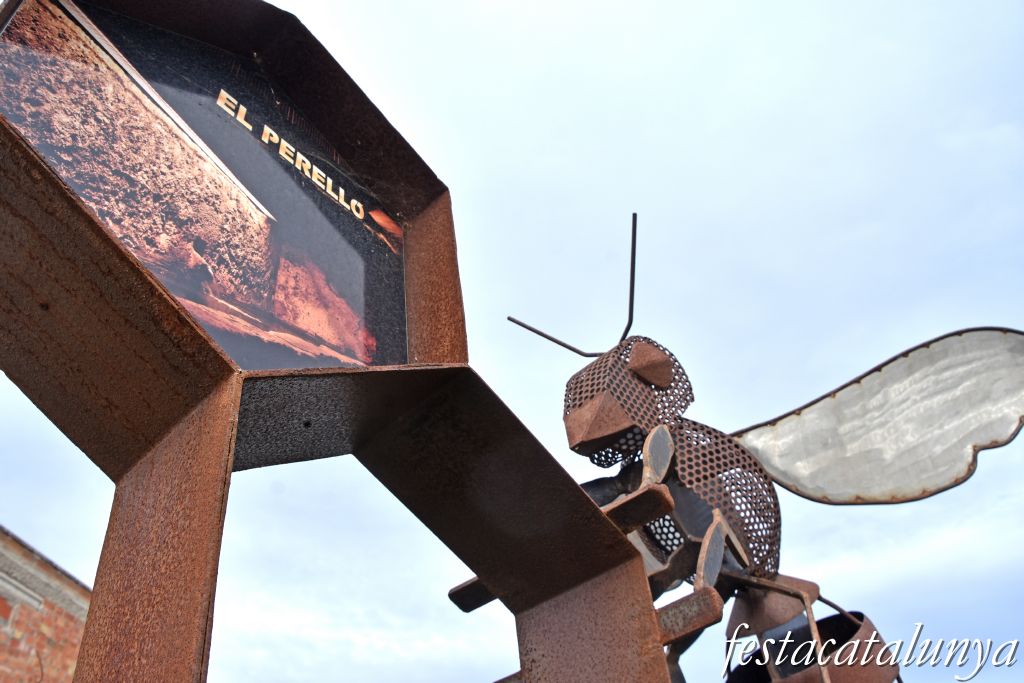 El Perelló - Monument a la mel i a l'oli 