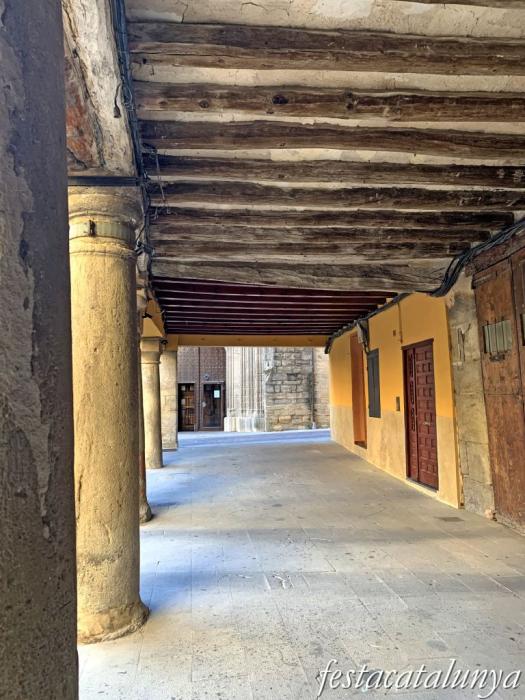 Santa Coloma de Queralt - Plaça d'Avall o de l'Església 