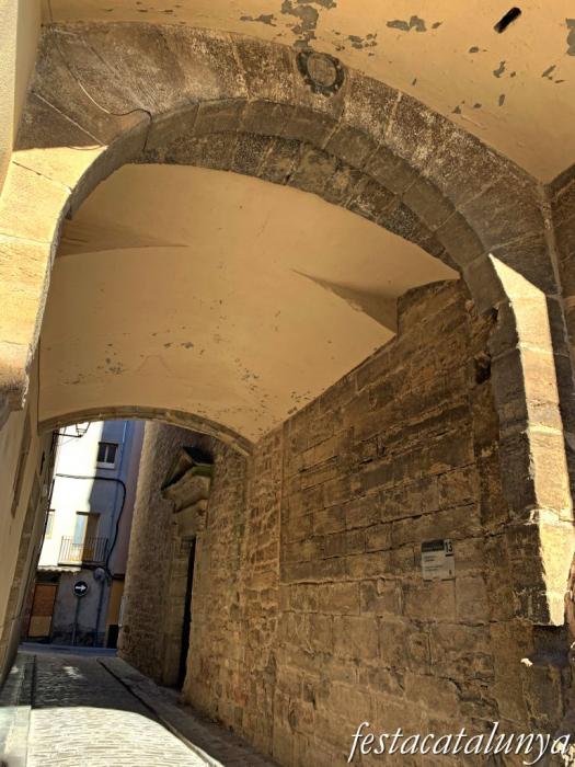 Santa Coloma de Queralt - Portal del Vicari o de Santa Maria 