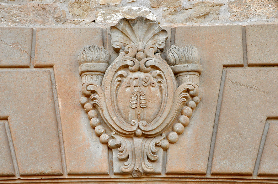 Casa Llorach dels Omellons