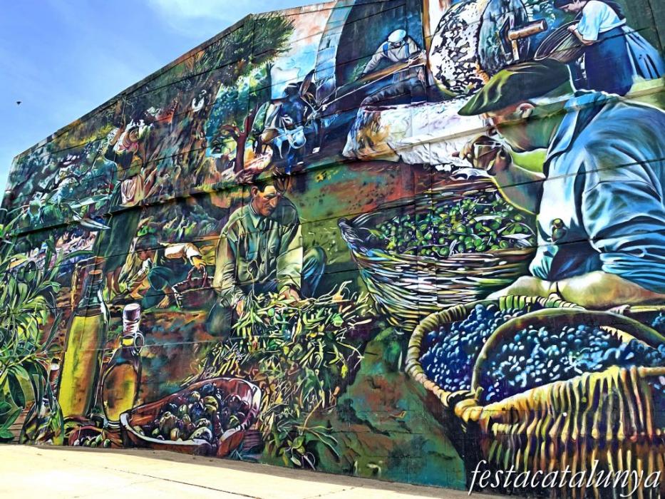 La Granadella - Cooperativa i mural 