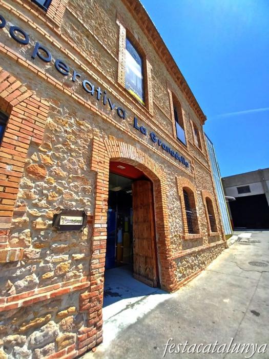 La Granadella - Cooperativa i mural 