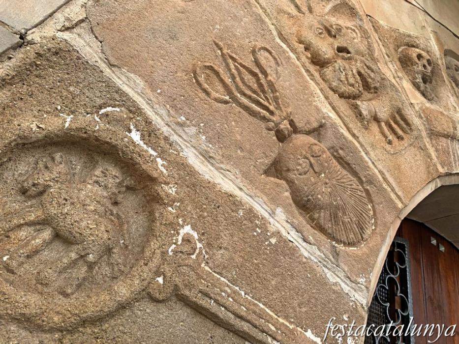 La Granadella - Nucli històric - Casa Plaça de la Vila, 5 