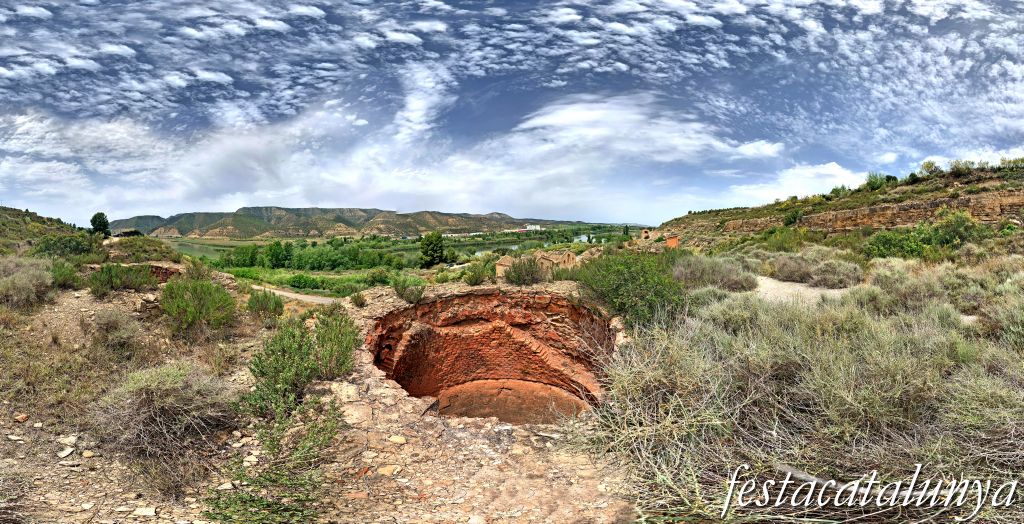La Granja d'Escarp - Forns de ciment i carregador de la mina de carbó Guadalupe 