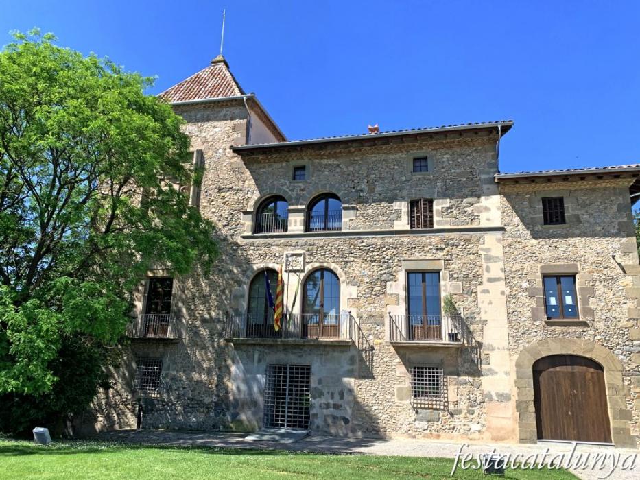 Les Masies de Voltregà - Ajuntament, antiga casa forta del Despujol 