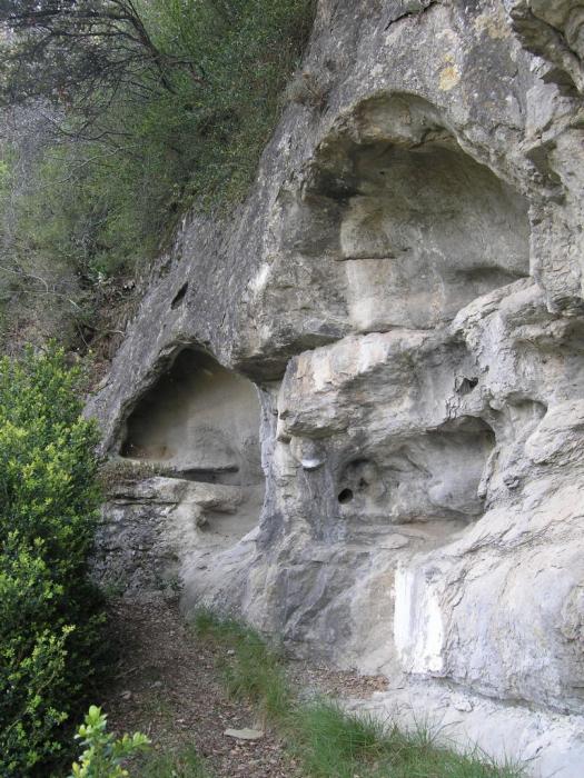 Les Masies de Voltregà - Conjunt troglodític de Quintanes (Foto: Mapa del Patrimoni. Diputació de Barcelona) 