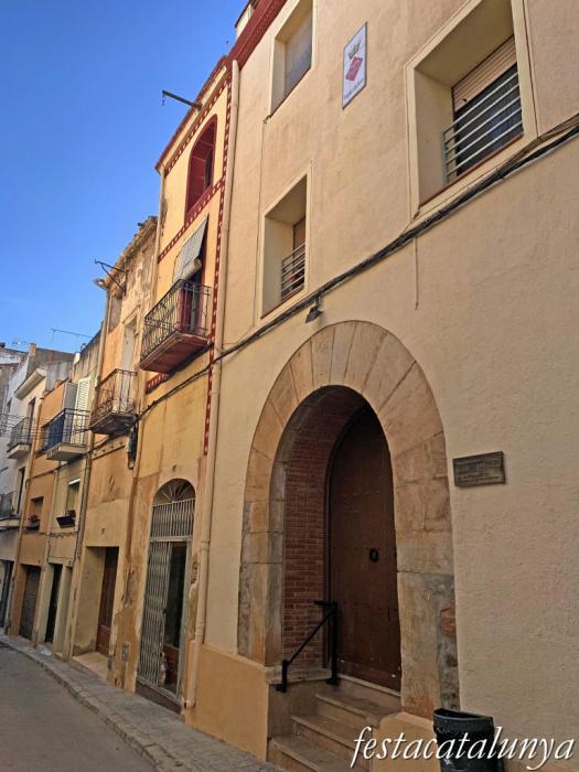 Vinyols i els Arcs - Carrer Tinent Rei 