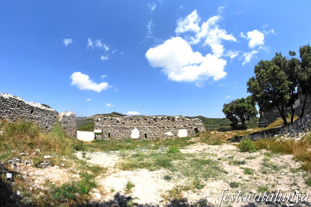 Santa Maria de Miralles - Castell de Miralles 