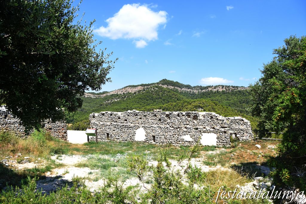 Santa Maria de Miralles - Castell de Miralles