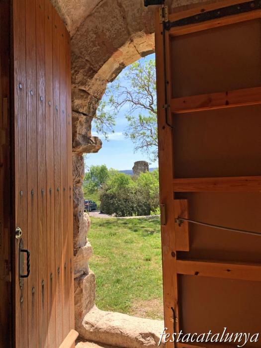 Santa Maria de Miralles - Església romànica de Santa Maria del castell de Miralles 