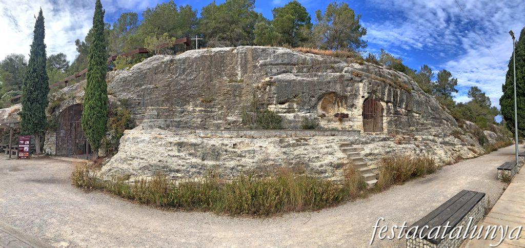 Pacs del Penedès - Muntanya i ermita de Sant Pau 