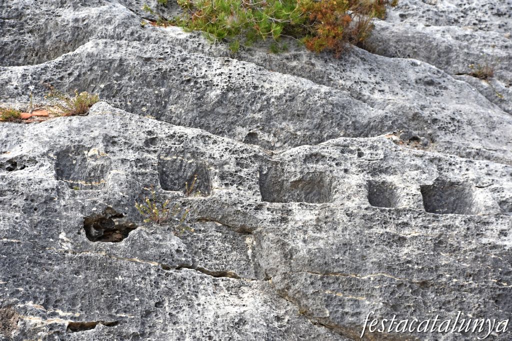 Pacs del Penedès - Muntanya i ermita de Sant Pau 