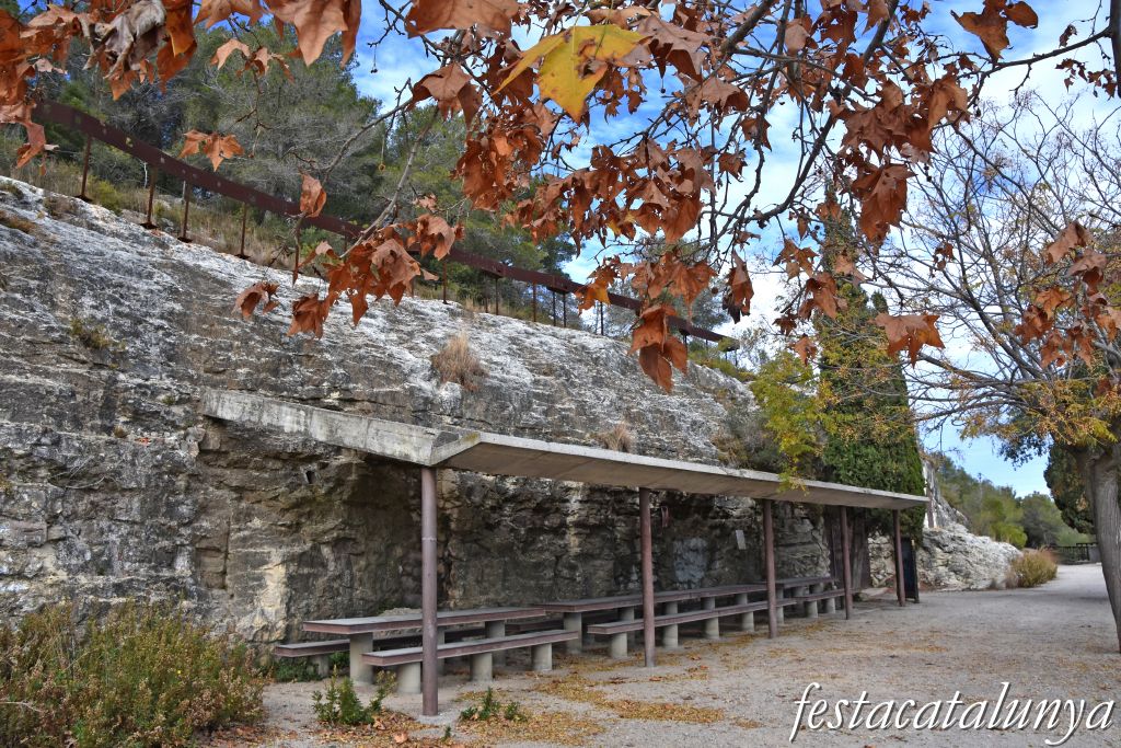 Pacs del Penedès - Muntanya i ermita de Sant Pau 