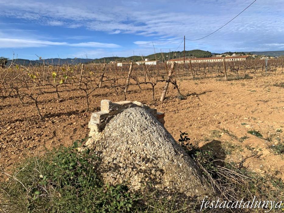 Pacs del Penedès - Refugi de l'aeròdrom de la guerra civil del Vesper de la Gloriosa 