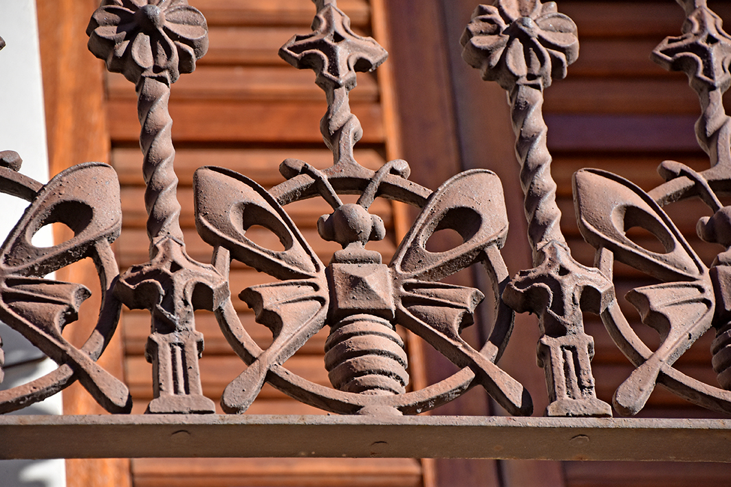 Barri rera l'església de Sant Pere dels Hostalets de Pierola