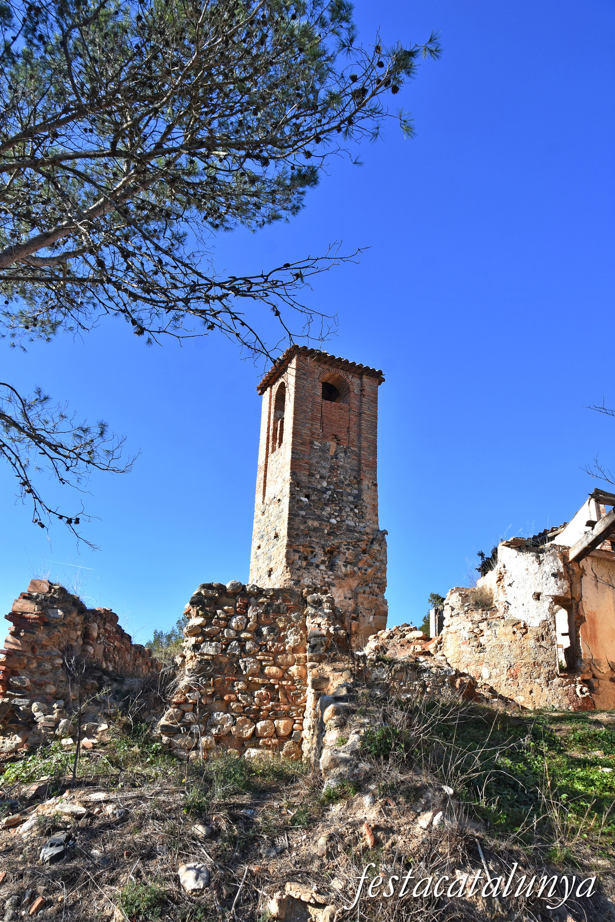 Els Hostalets de Pierola - Església romànica de Sant Pere de Pierola  