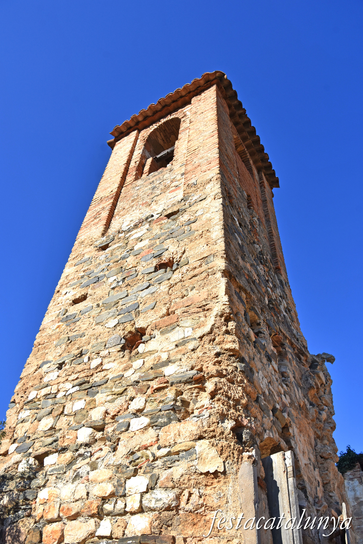 Els Hostalets de Pierola - Església romànica de Sant Pere de Pierola 