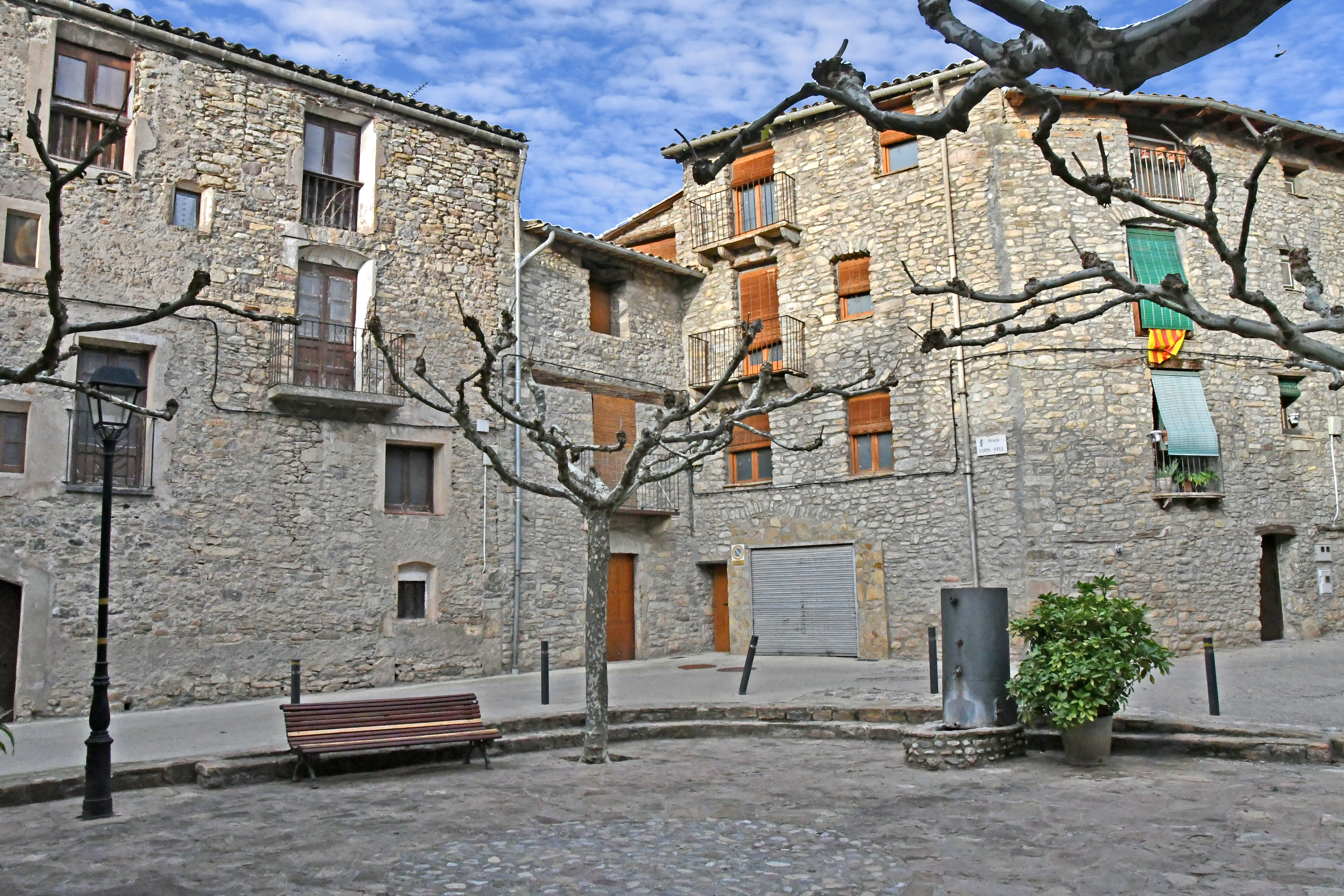 Plaça del Forn de Salàs de Pallars