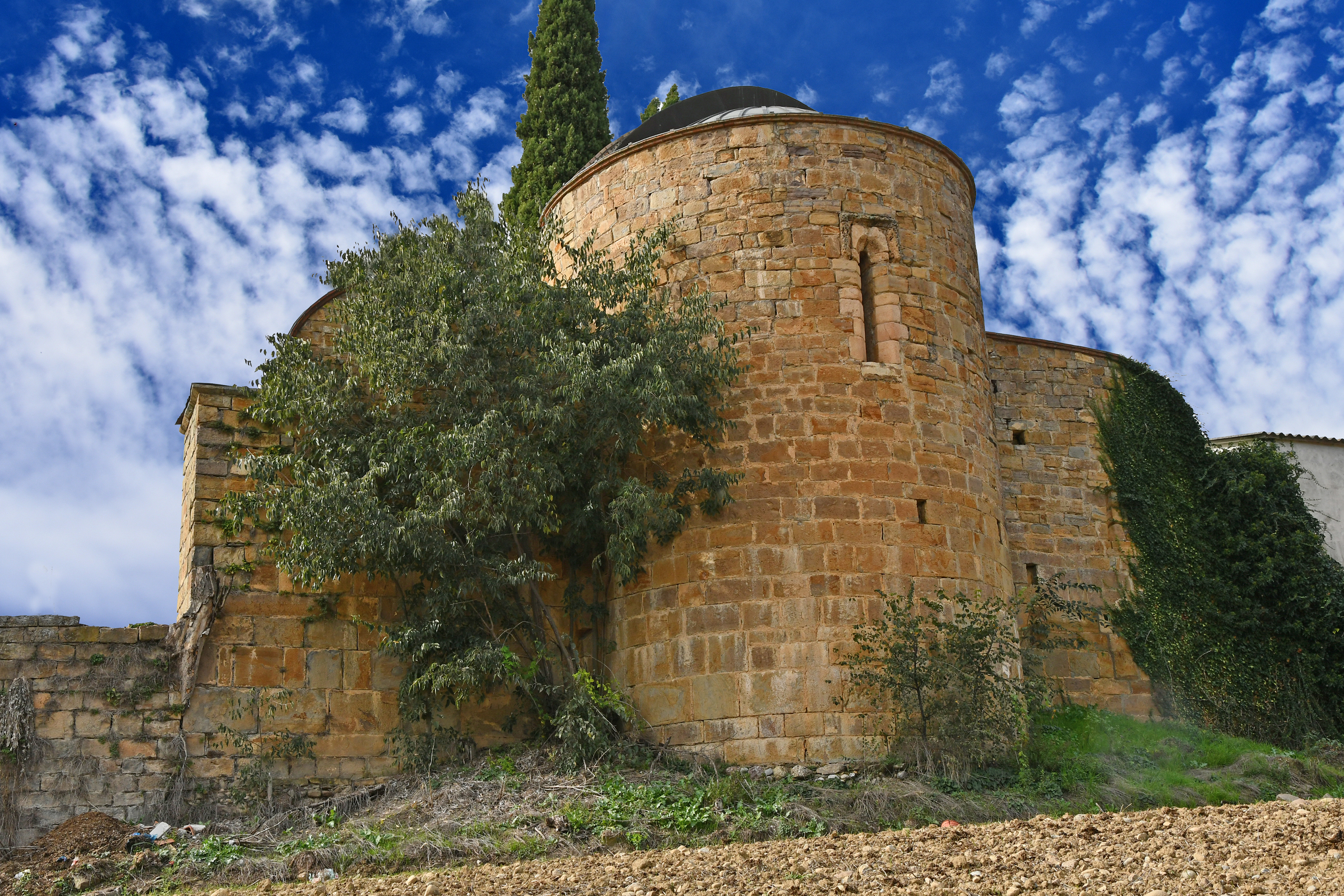 Sant Pere Vell al cementiri de Salàs de Pallars