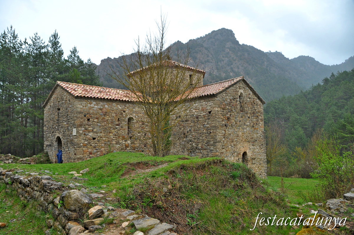 Navès - Església i antic monestir de Graudescales 