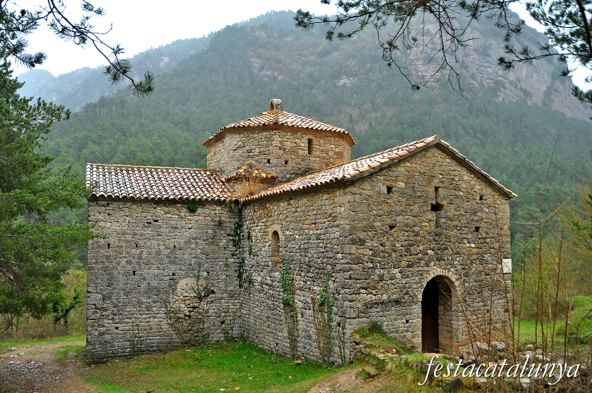 Navès - Església i antic monestir de Graudescales 