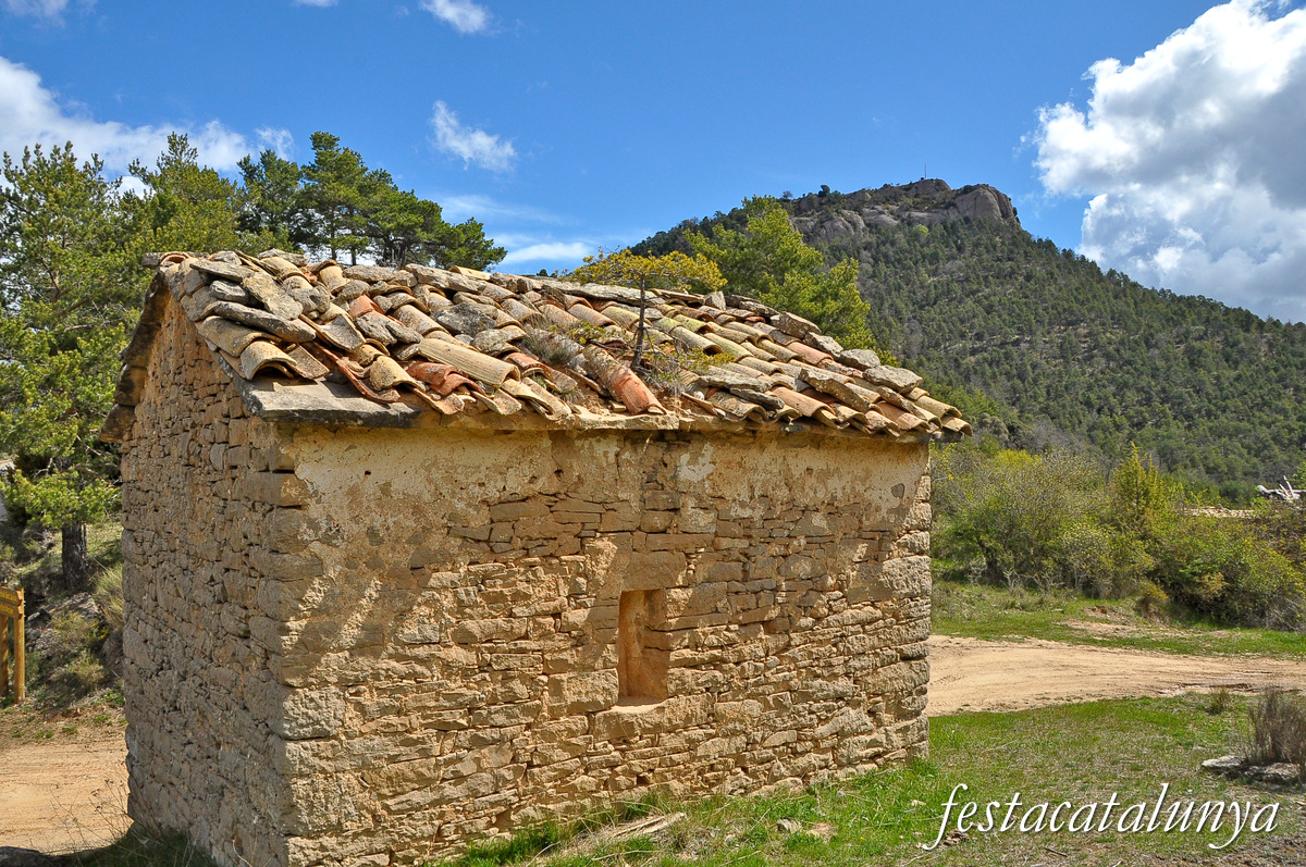 Navès - Ermita de Sant Jaume a la Serra de Busa 