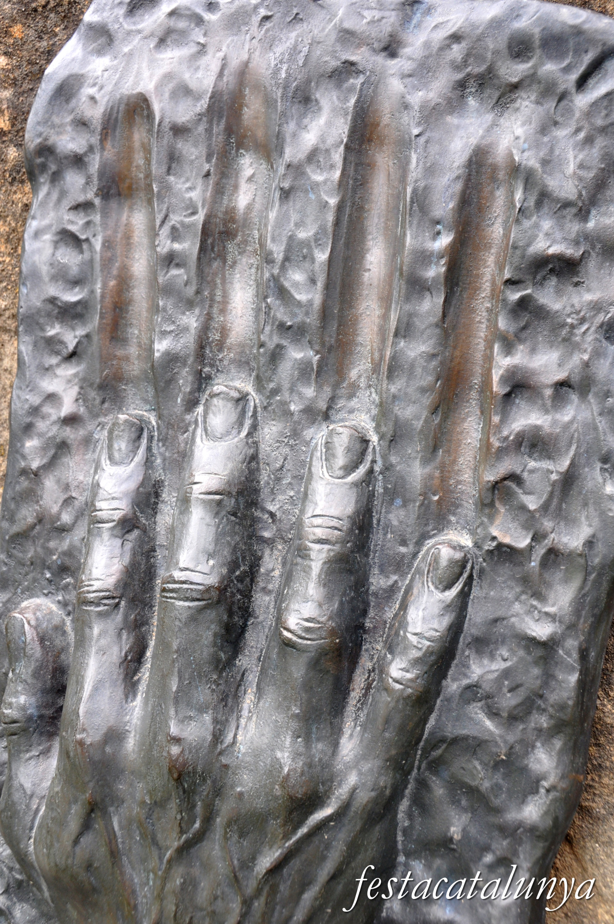 Navès - Monument a Guifré el Pilós a la vall d'Ora 