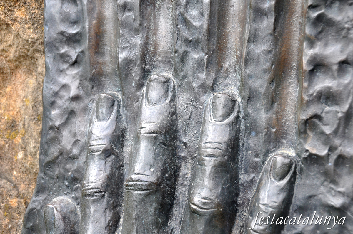 Navès - Monument a Guifré el Pilós a la vall d'Ora 