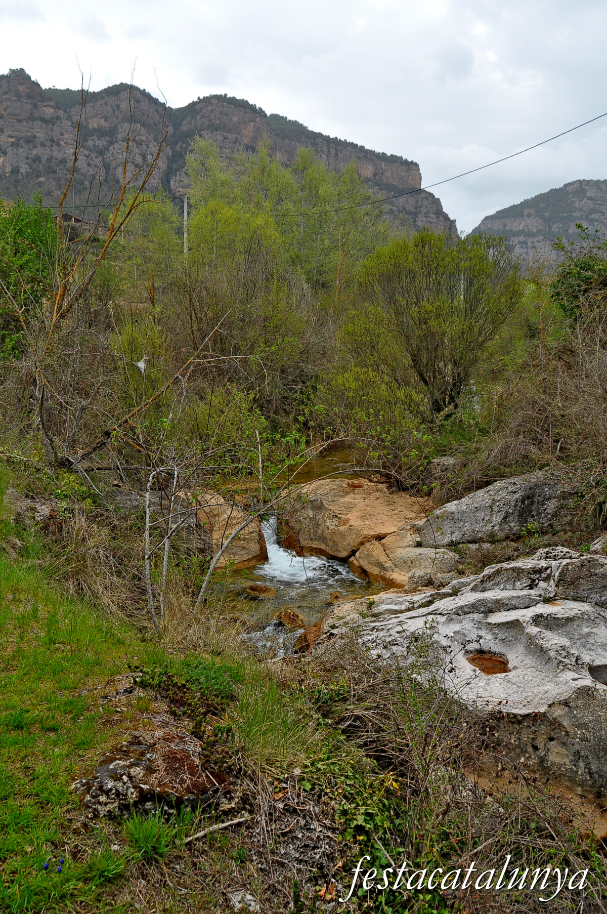 Navès - Pont Medieval a la vall d'Ora
