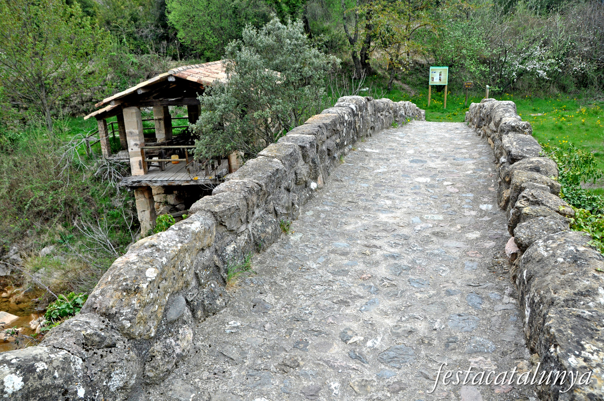 Navès - Pont Medieval a la vall d'Ora