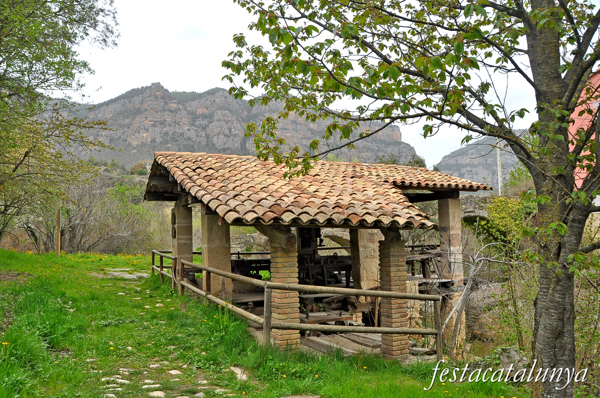 Navès - Serradora de ca l'Ambrós a la vall d'Ora 